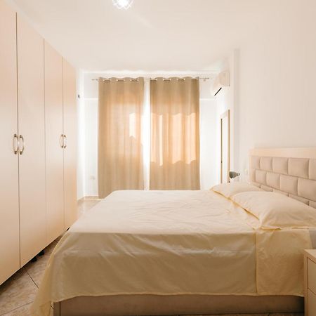 Rs Place 1-Bedroom Apartment Tirana Exterior photo